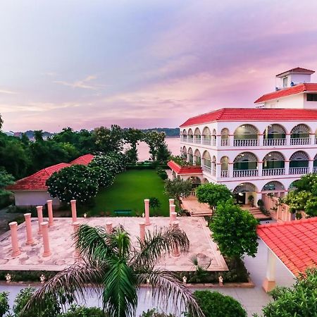 Saptapuri By Royal Orchid Hotels Limited Варанаси Экстерьер фото